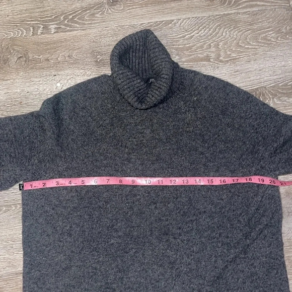 J crew wool & alpaca blend turtle neck sweater size small in heathered gray - Picture 5 of 7